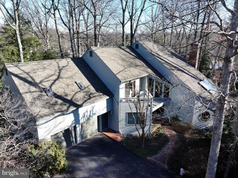 11574 LAKE NEWPORT ROAD RESTON VA 20194