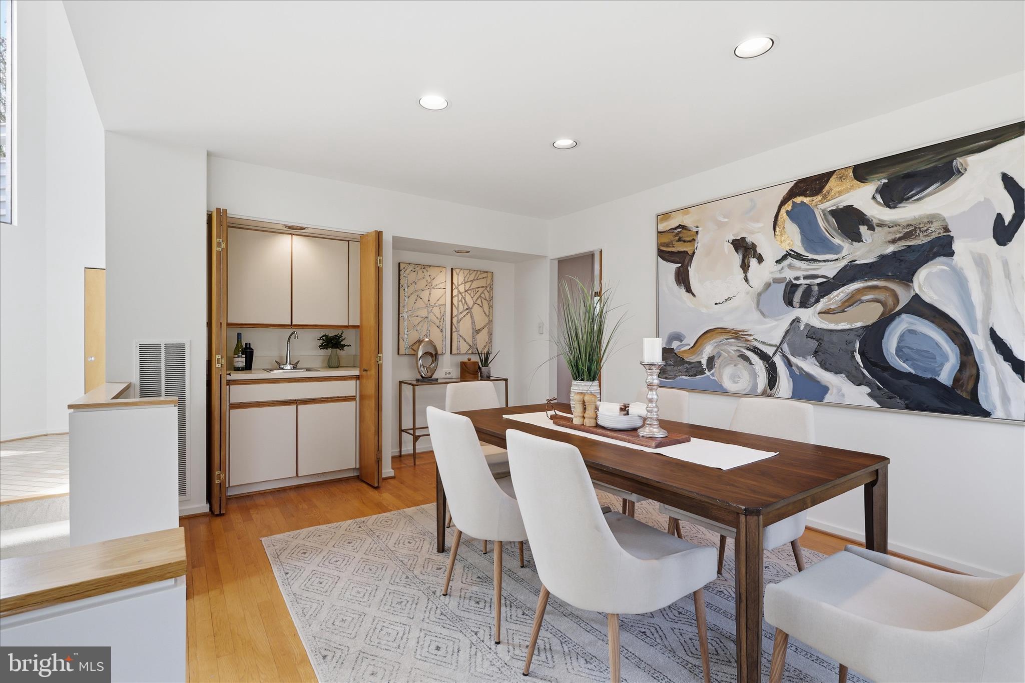 RESTON - Residential