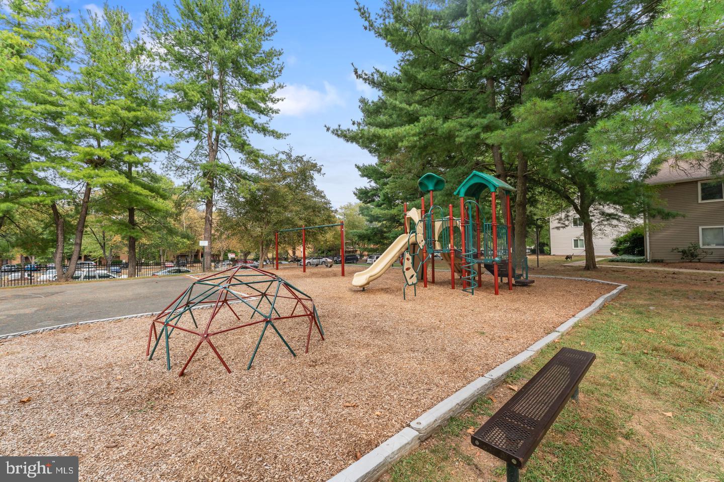 FARMINGDALE - Residential