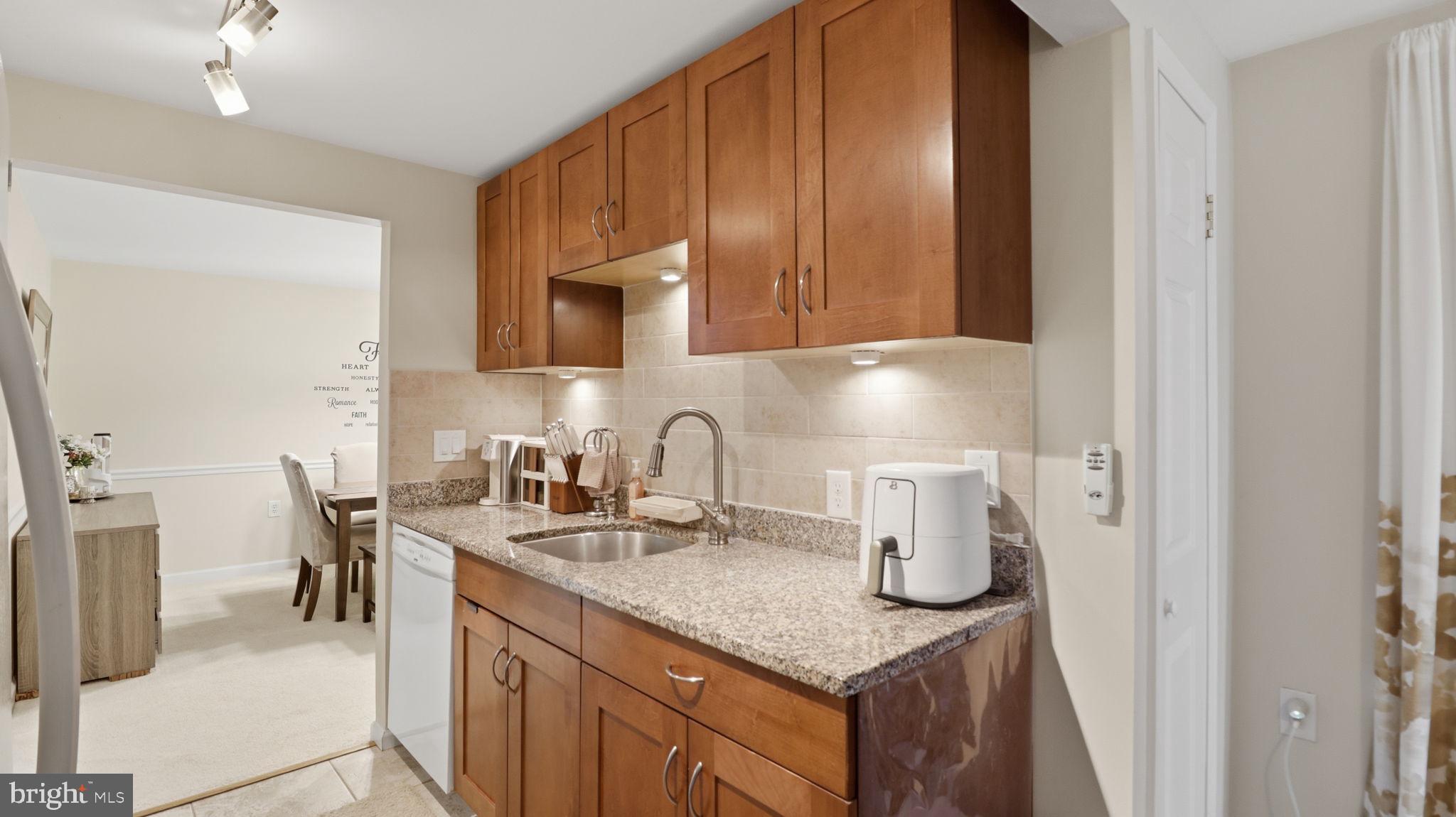 FARMINGDALE - Residential