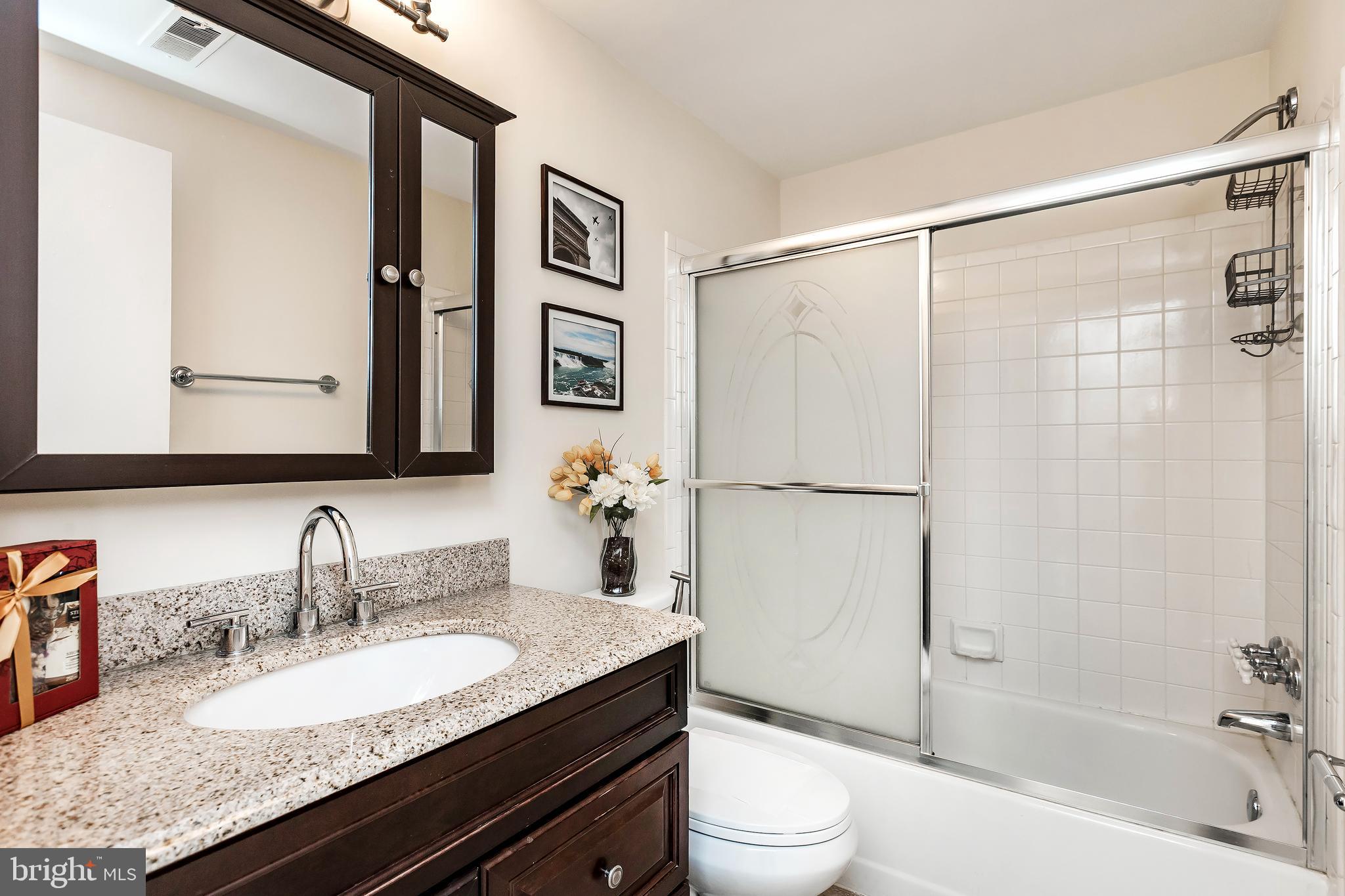 FARMINGDALE - Residential