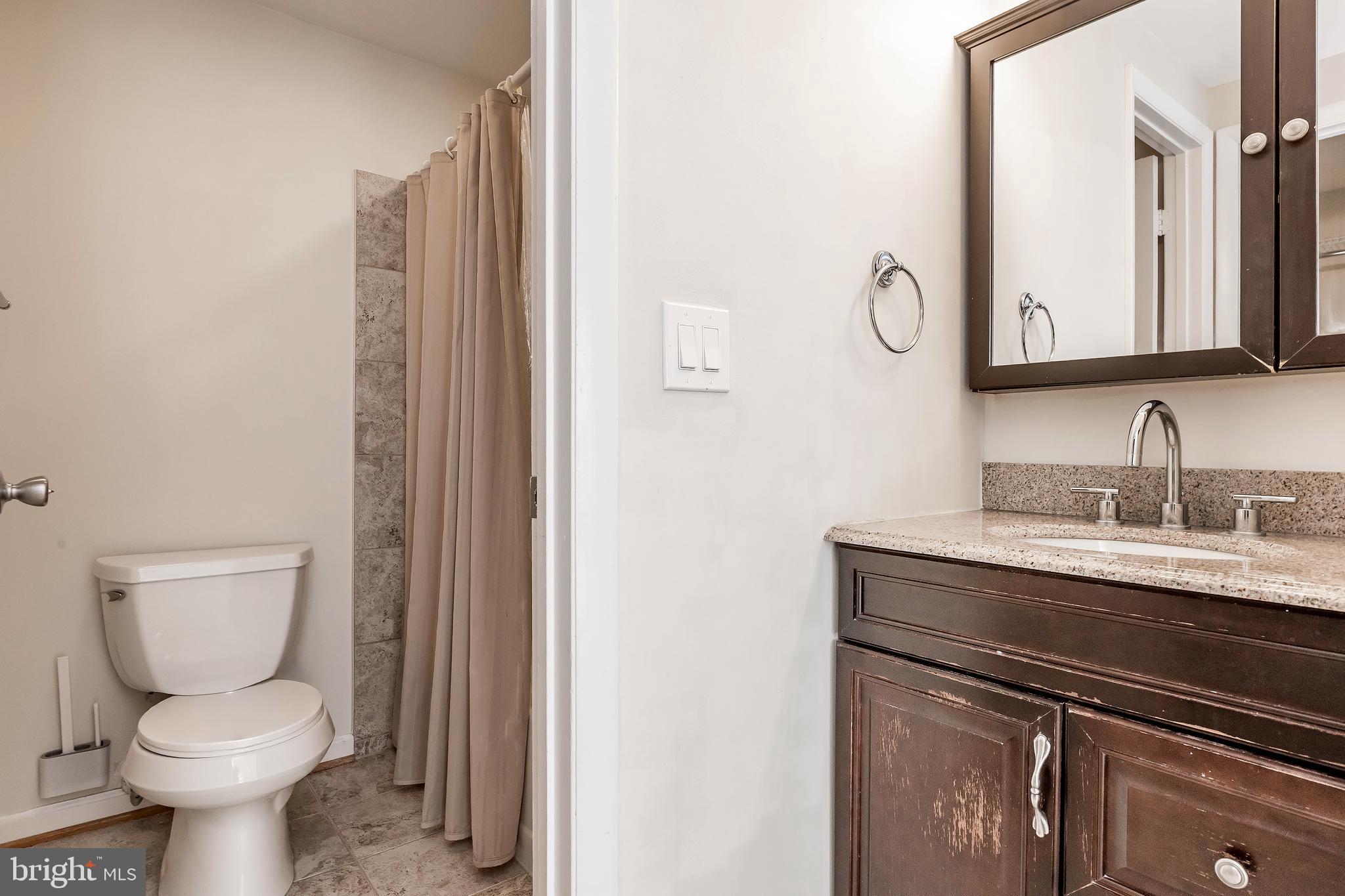 FARMINGDALE - Residential