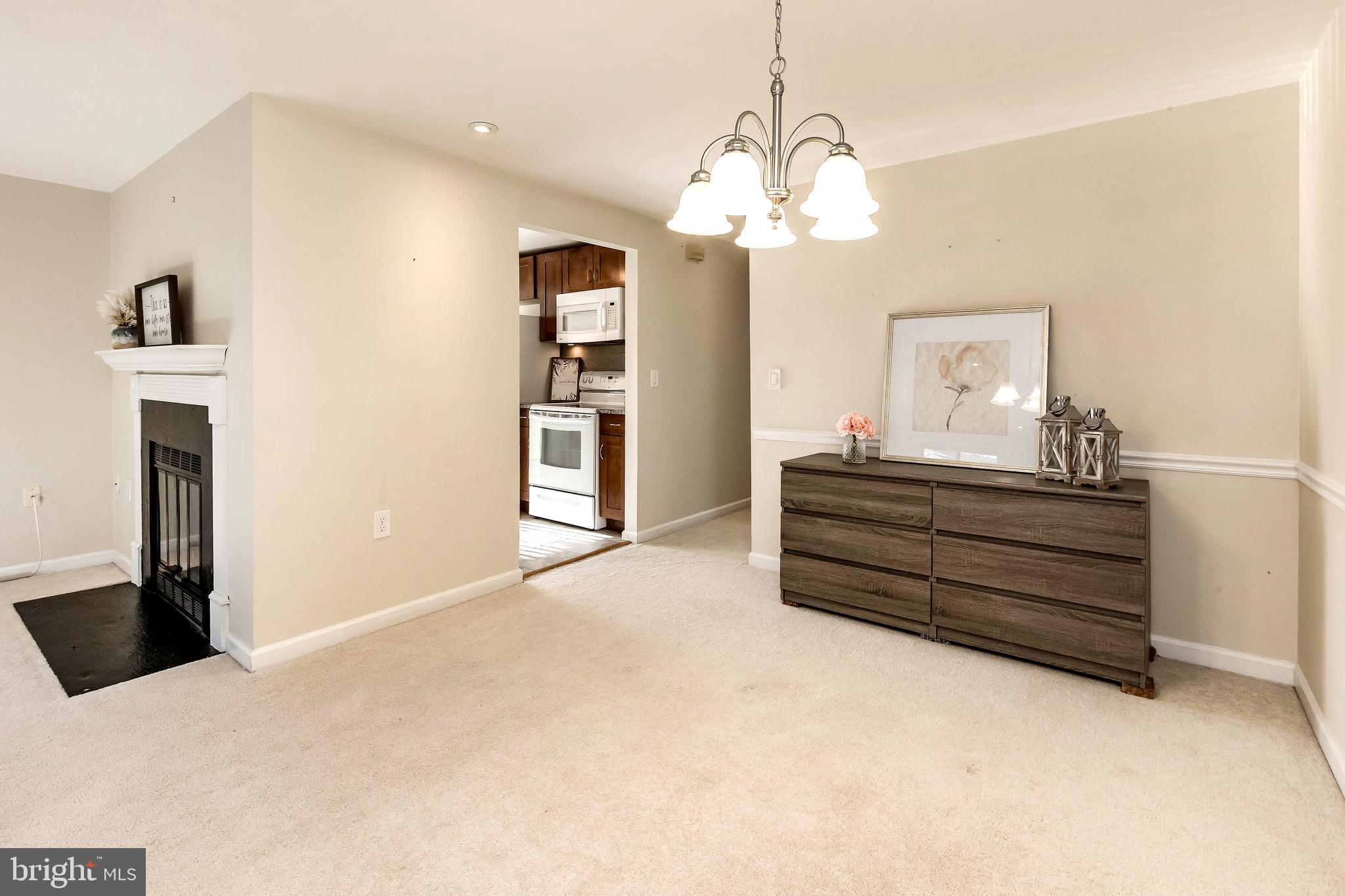 FARMINGDALE - Residential