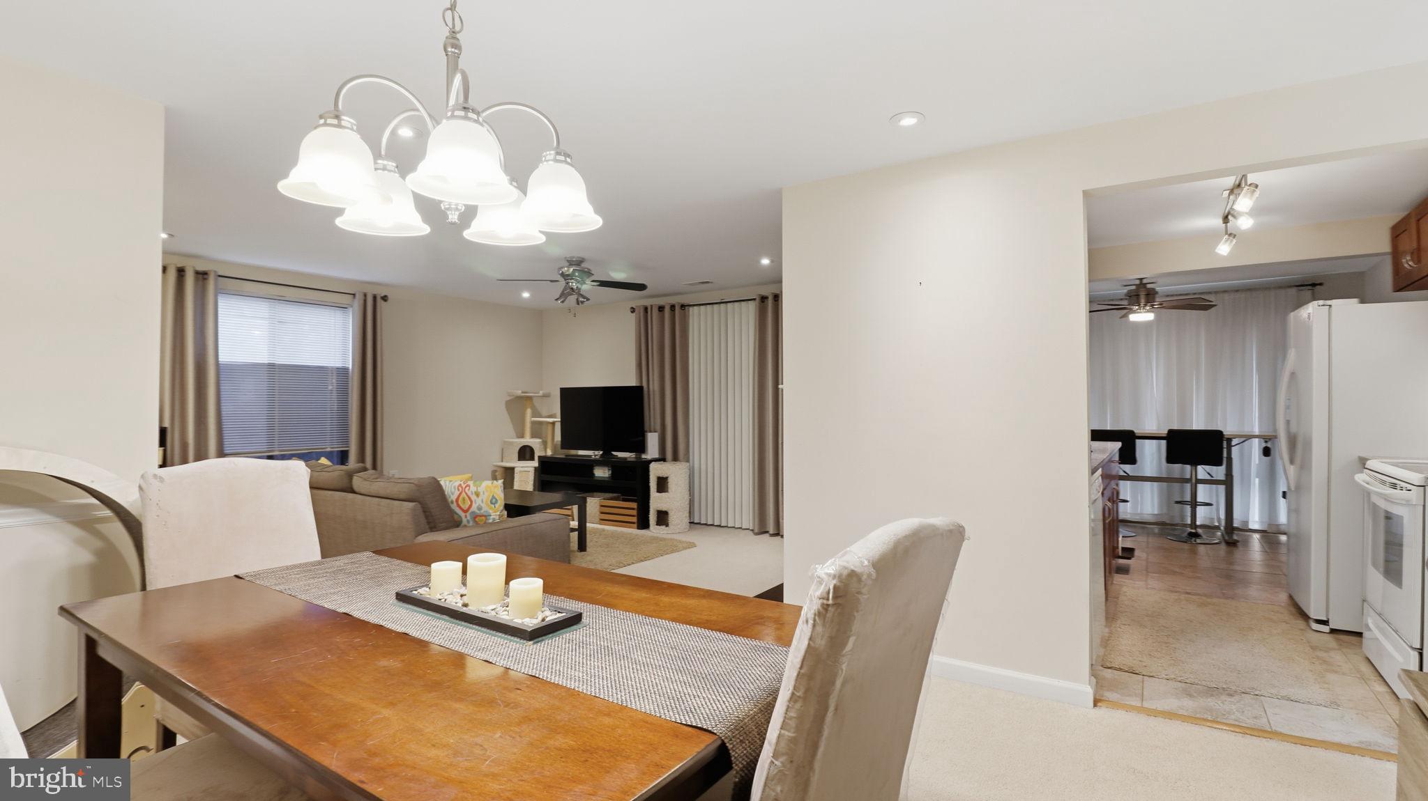 FARMINGDALE - Residential