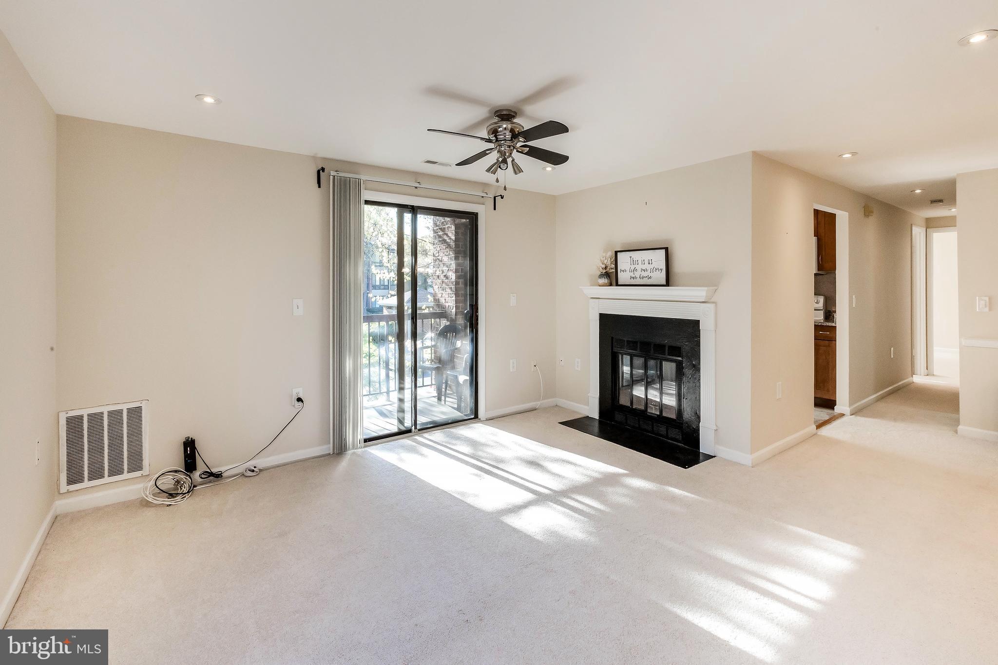 FARMINGDALE - Residential