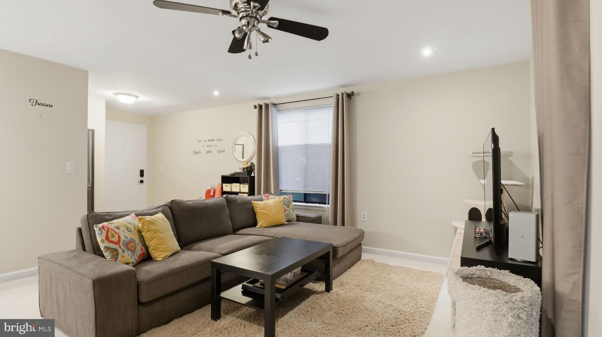 FARMINGDALE - Residential