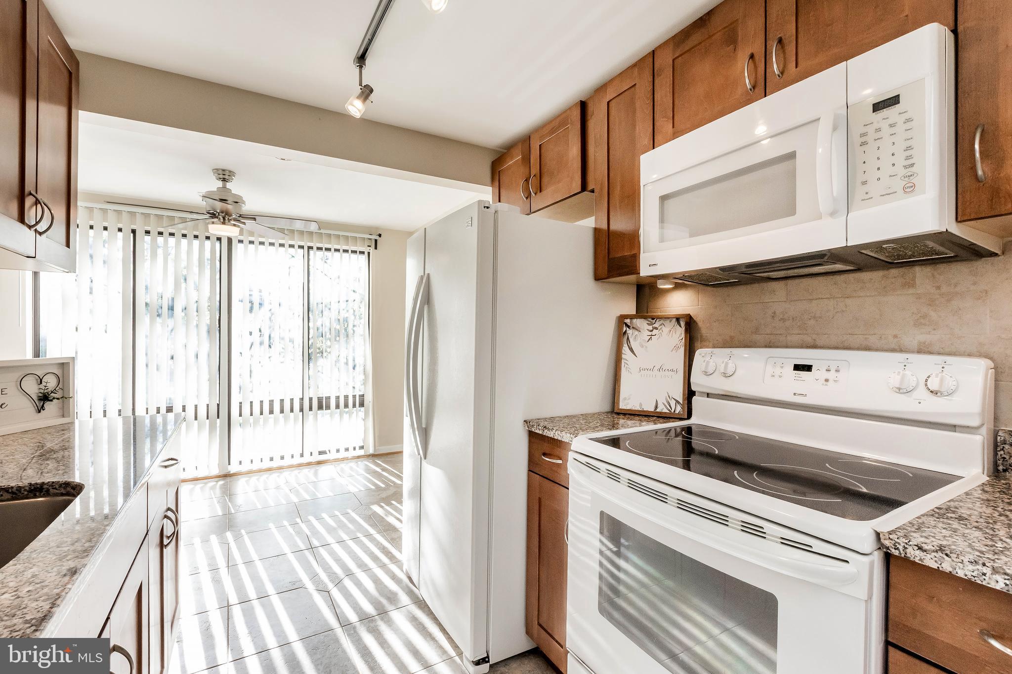 FARMINGDALE - Residential