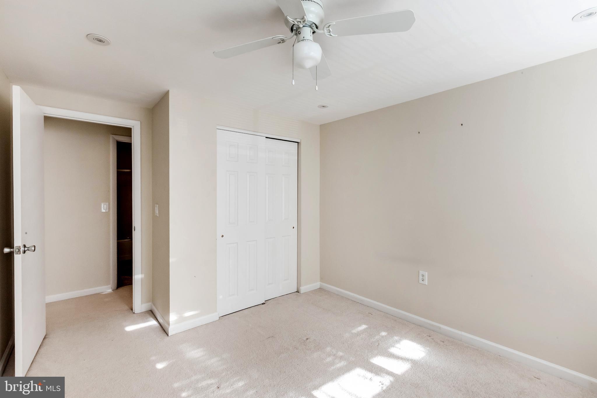 FARMINGDALE - Residential