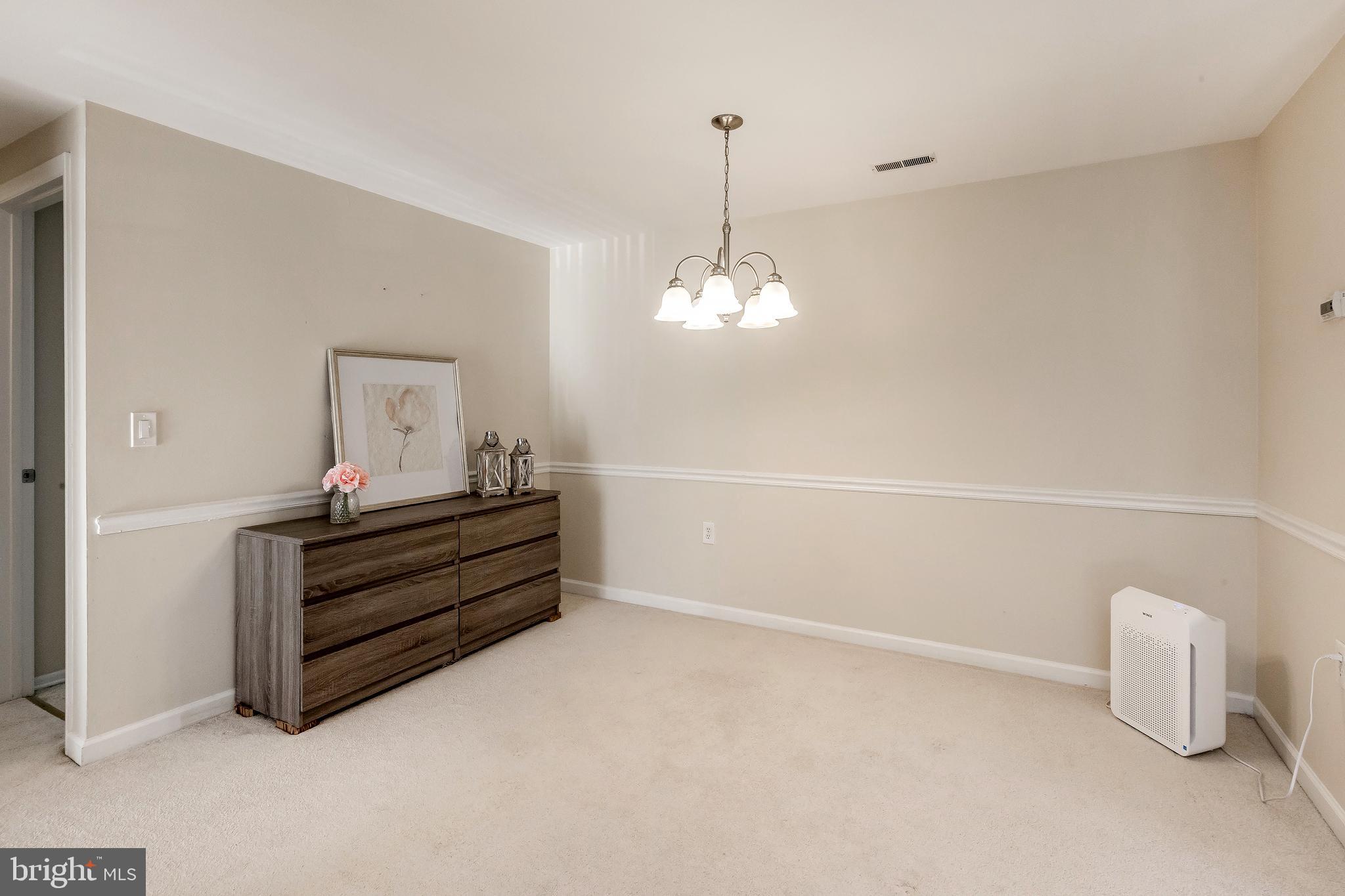 FARMINGDALE - Residential