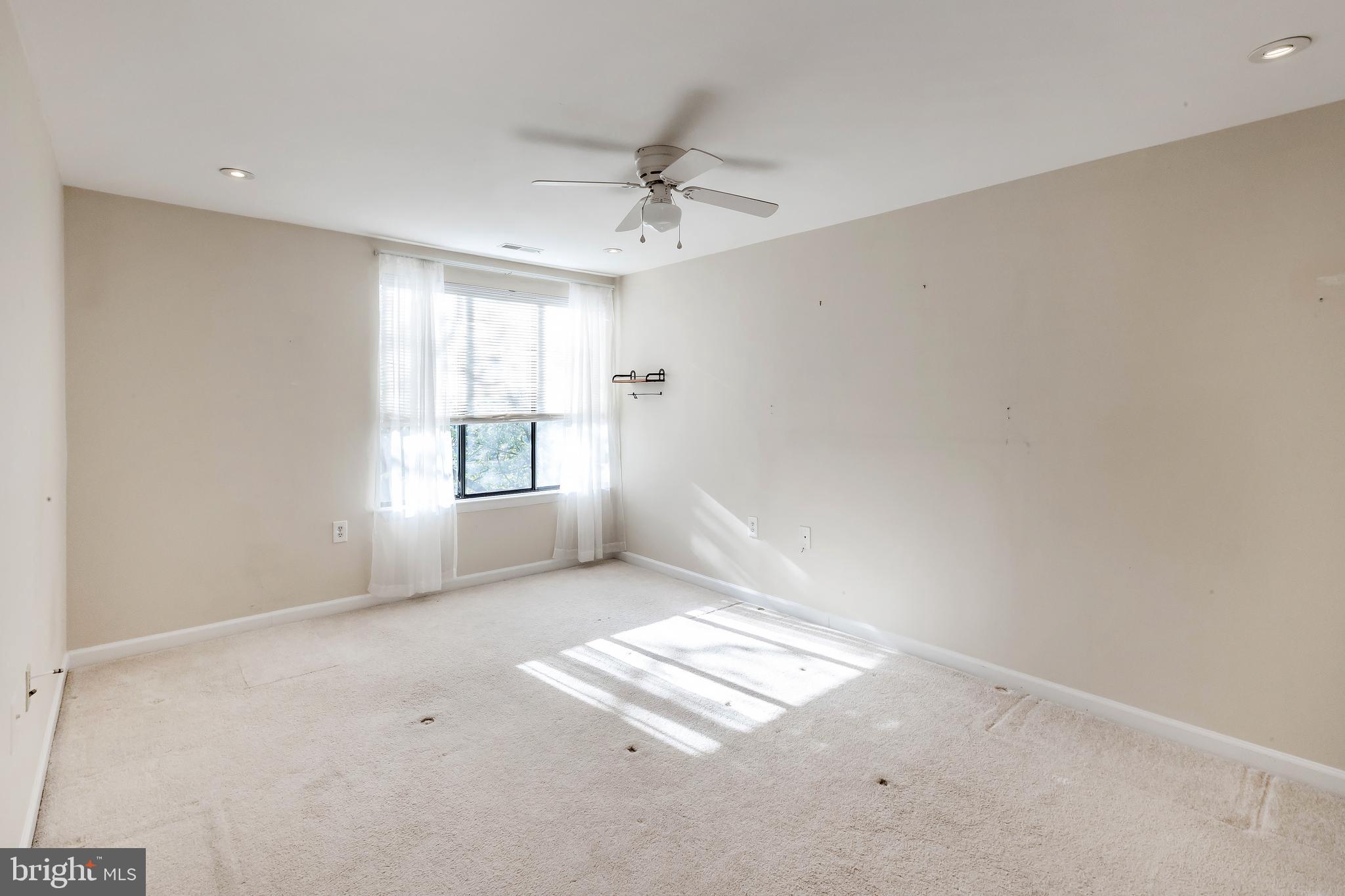 FARMINGDALE - Residential