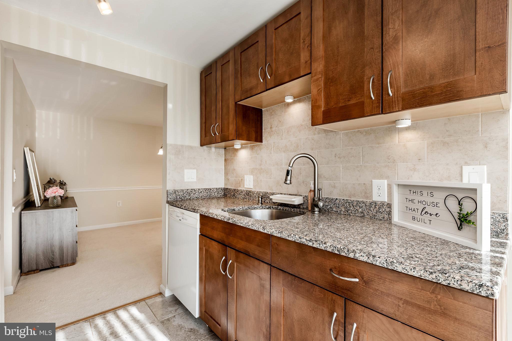 FARMINGDALE - Residential