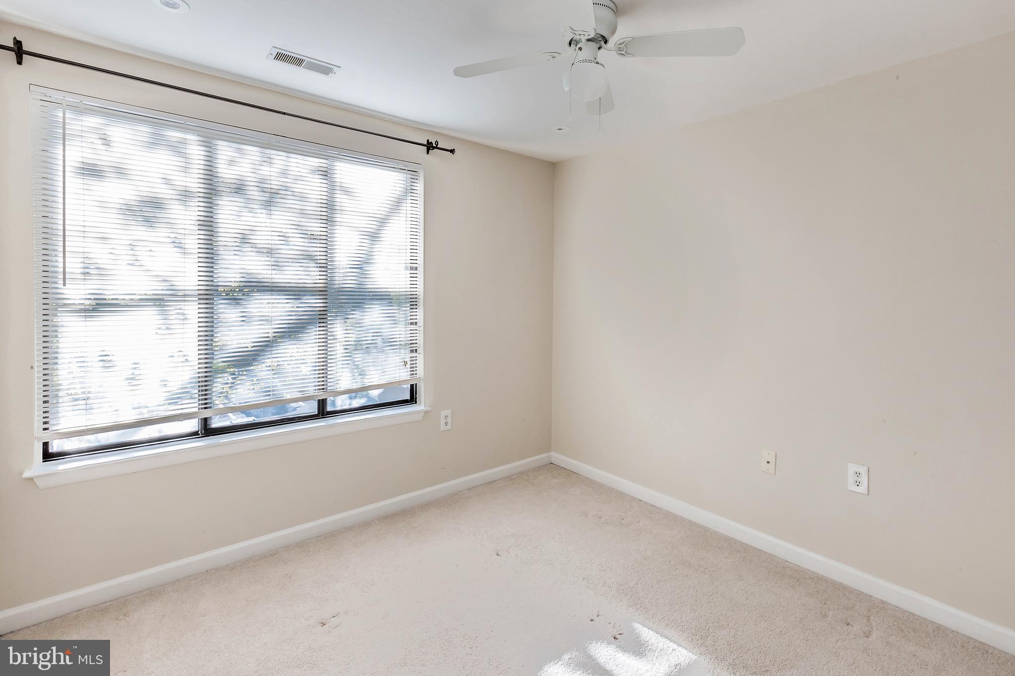 FARMINGDALE - Residential