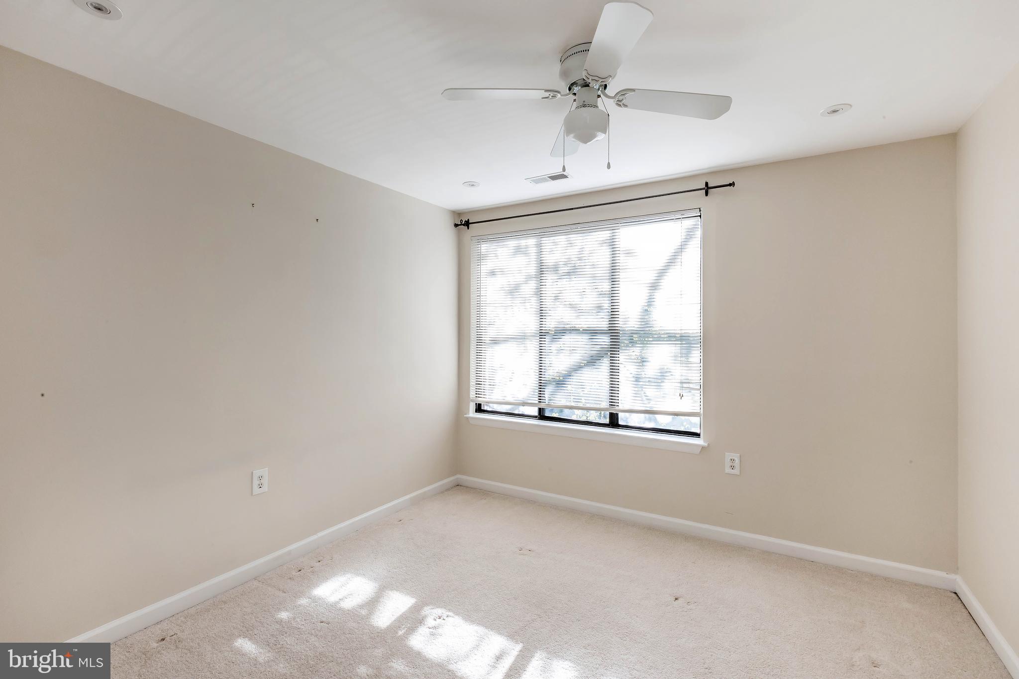 FARMINGDALE - Residential