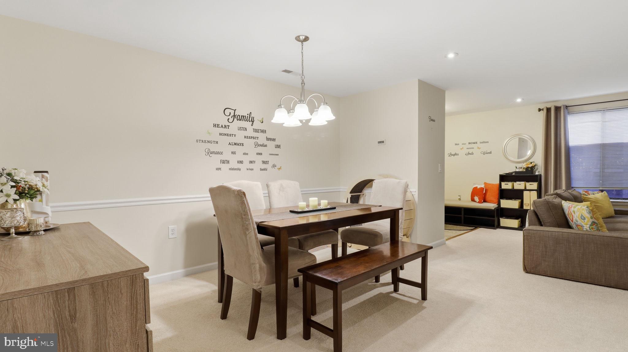 FARMINGDALE - Residential