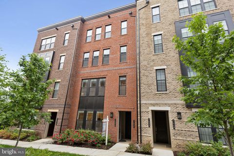 7454 BACKETT WOOD TERRACE 403 MCLEAN VA 22102