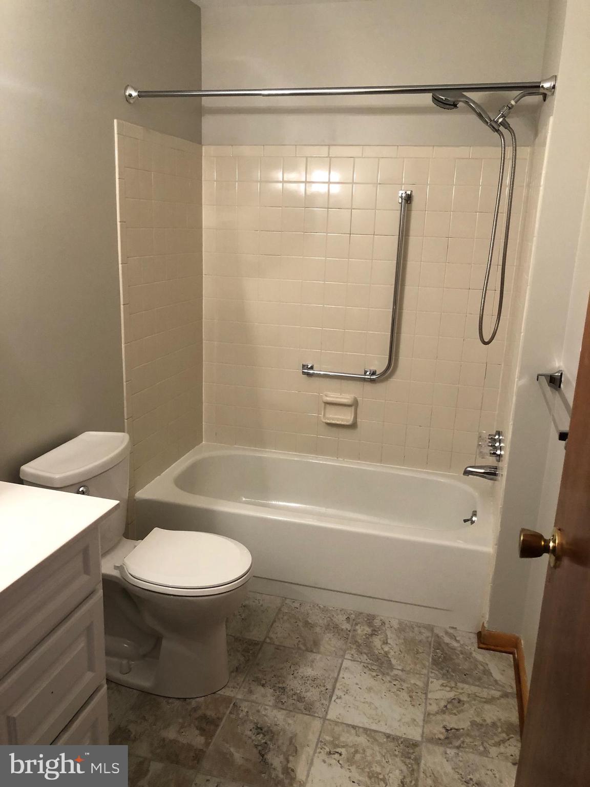 NORTH END - Residential Lease