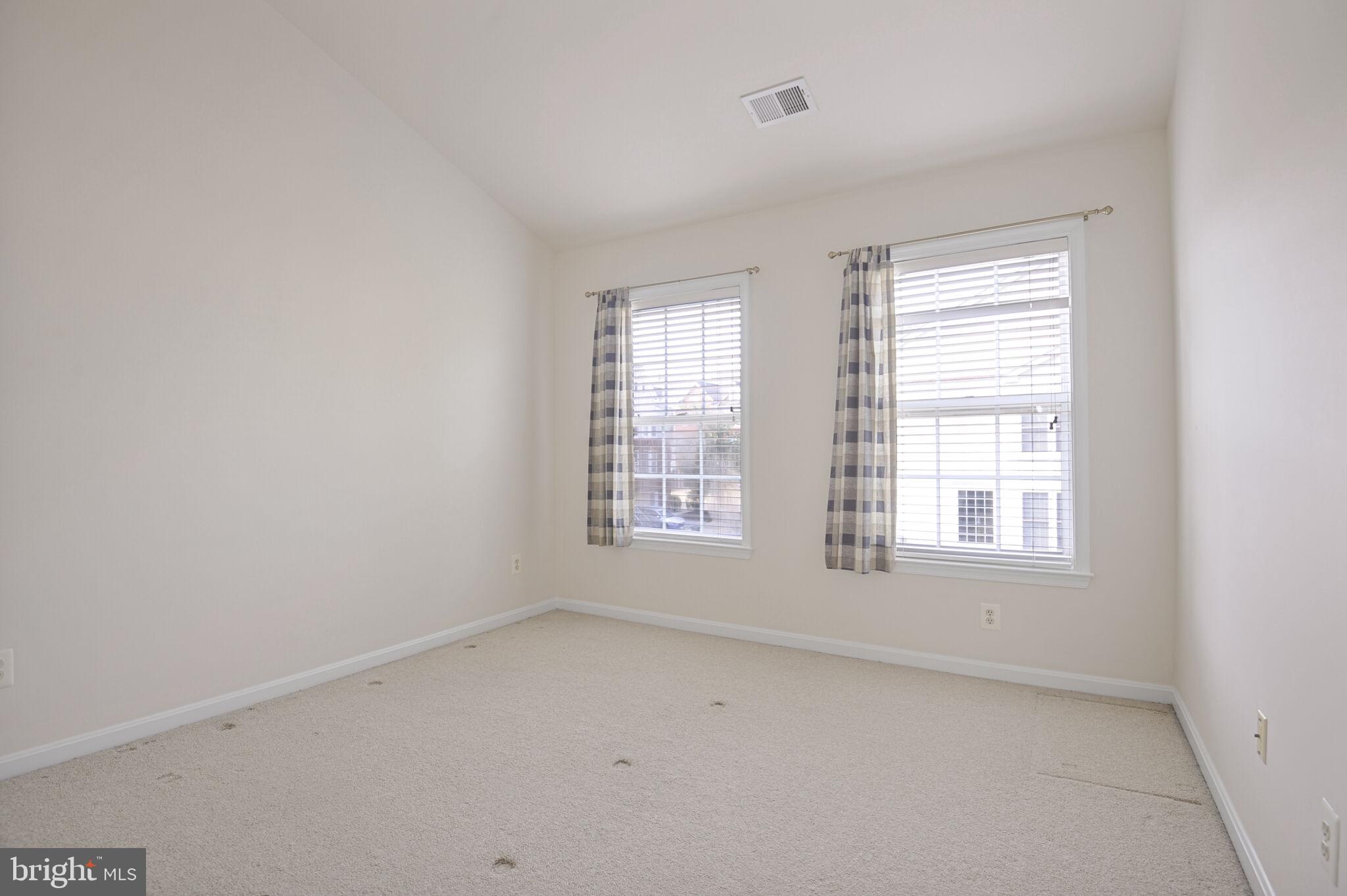 POTOMAC LAKES - Residential