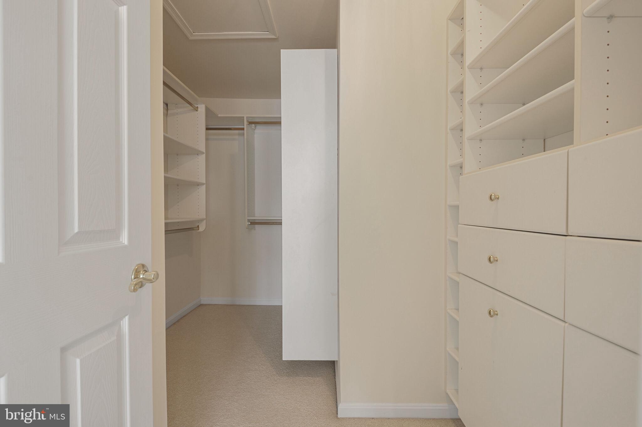 POTOMAC LAKES - Residential