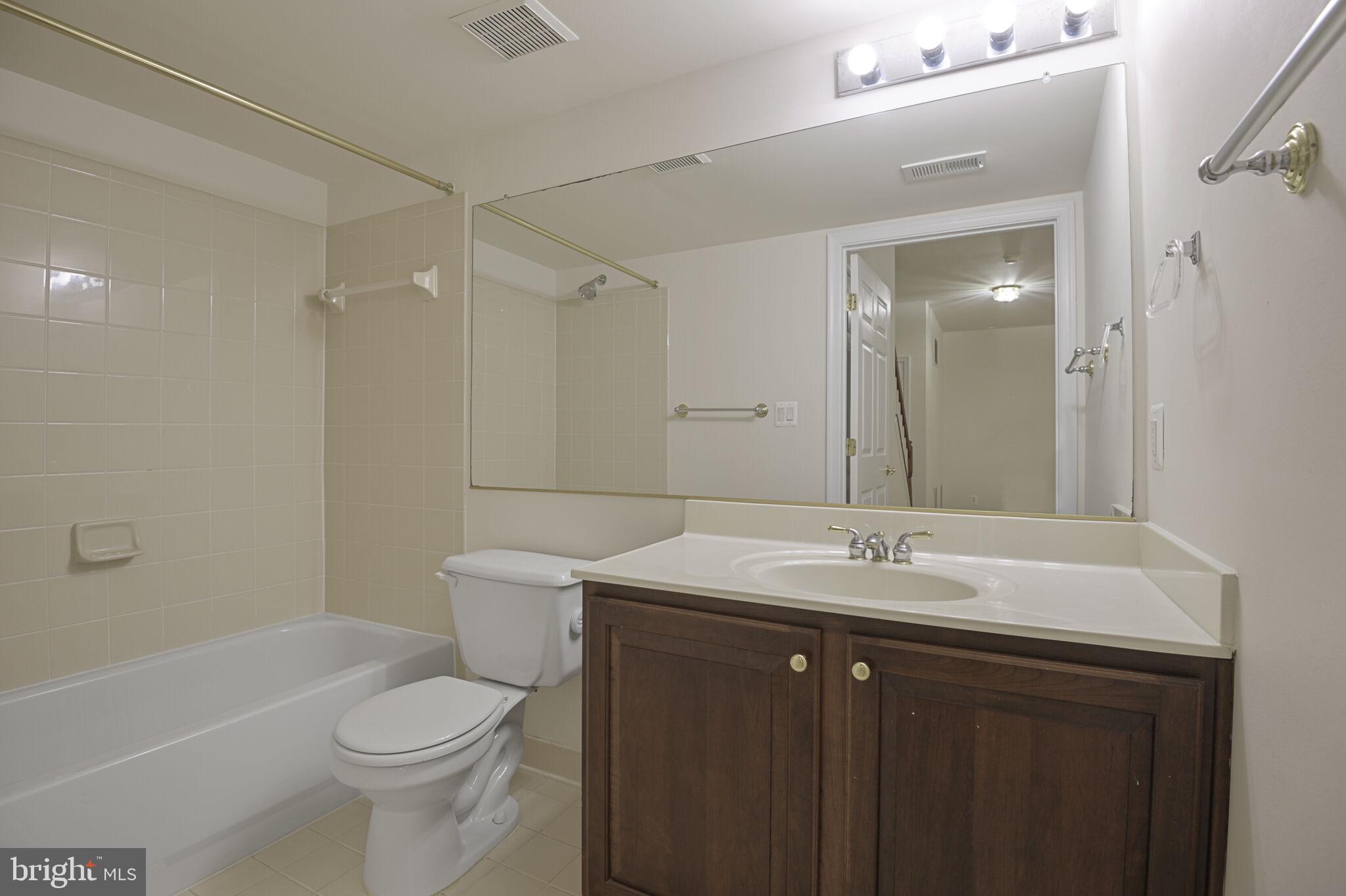 POTOMAC LAKES - Residential