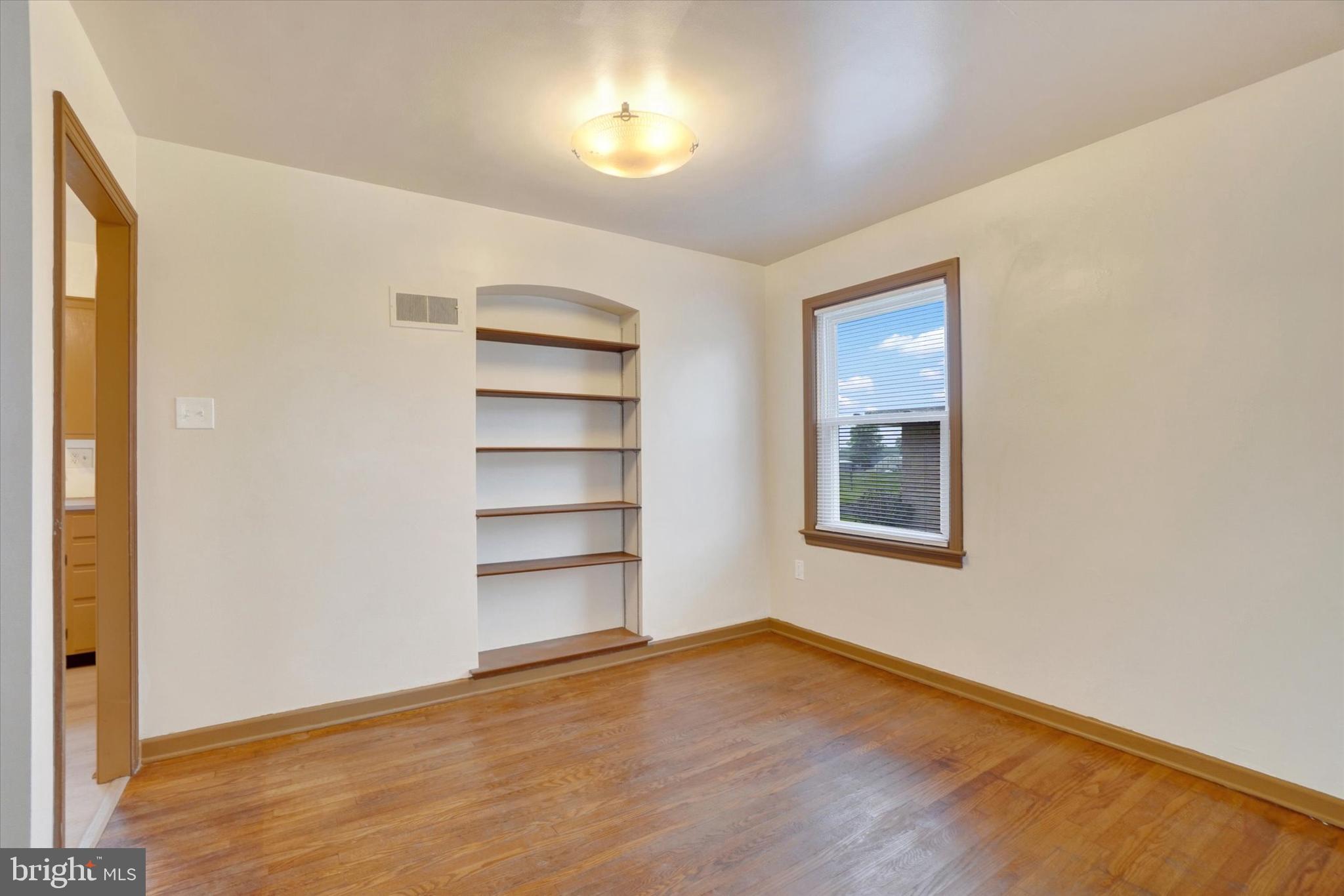 RED LION - Residential