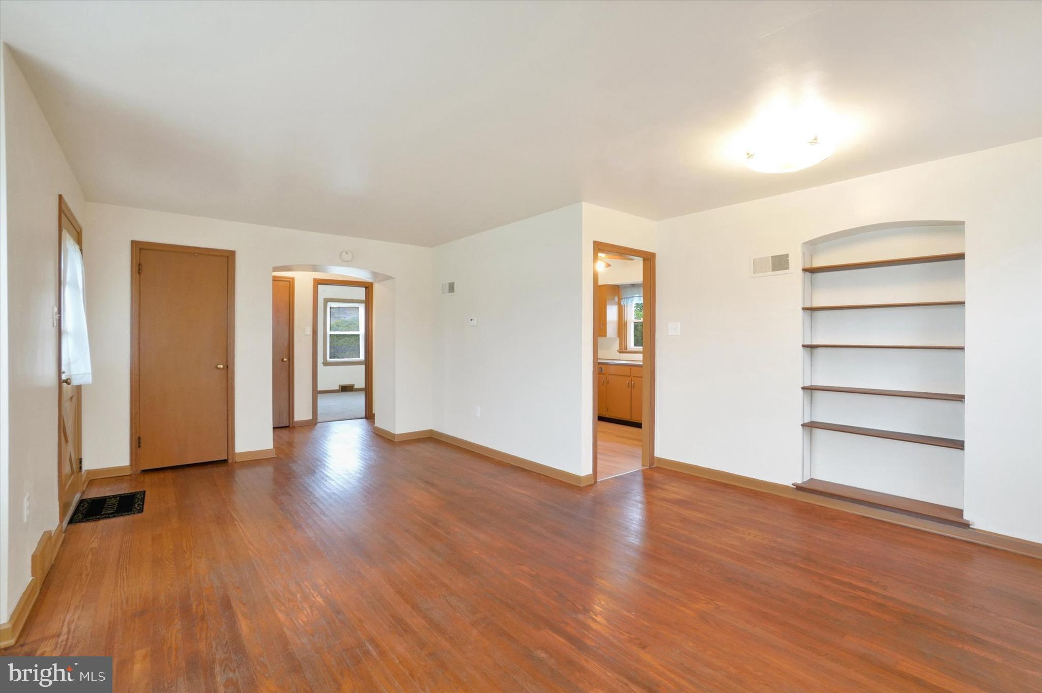 RED LION - Residential