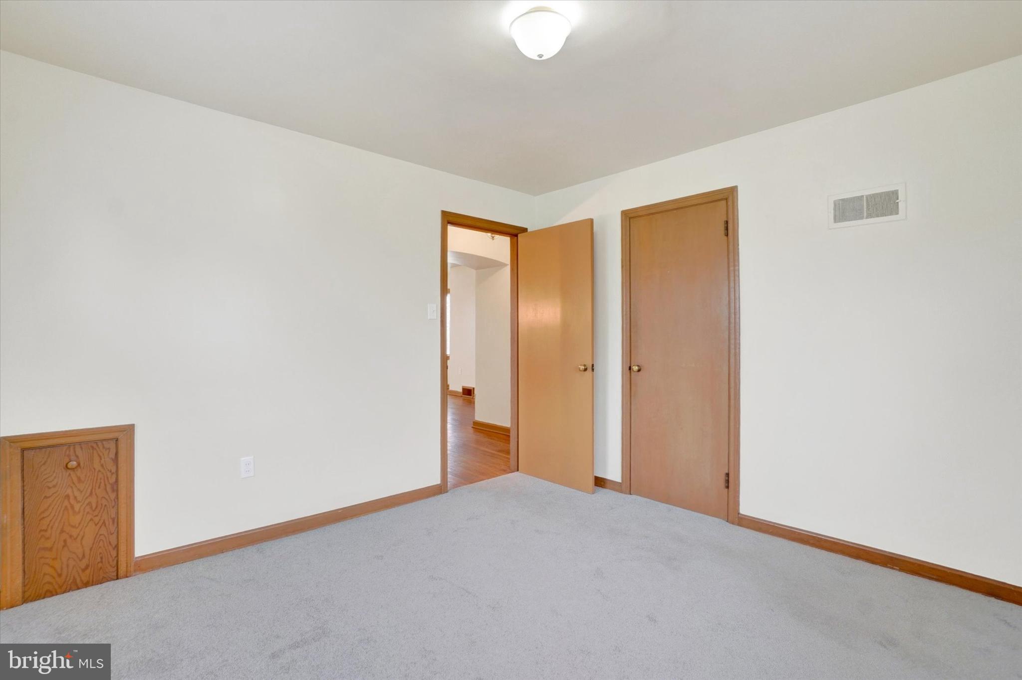 RED LION - Residential