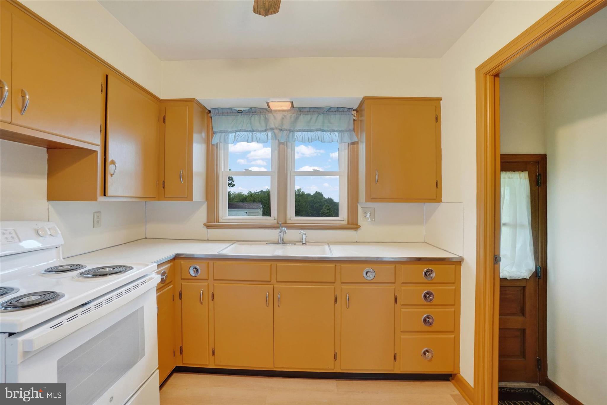 RED LION - Residential