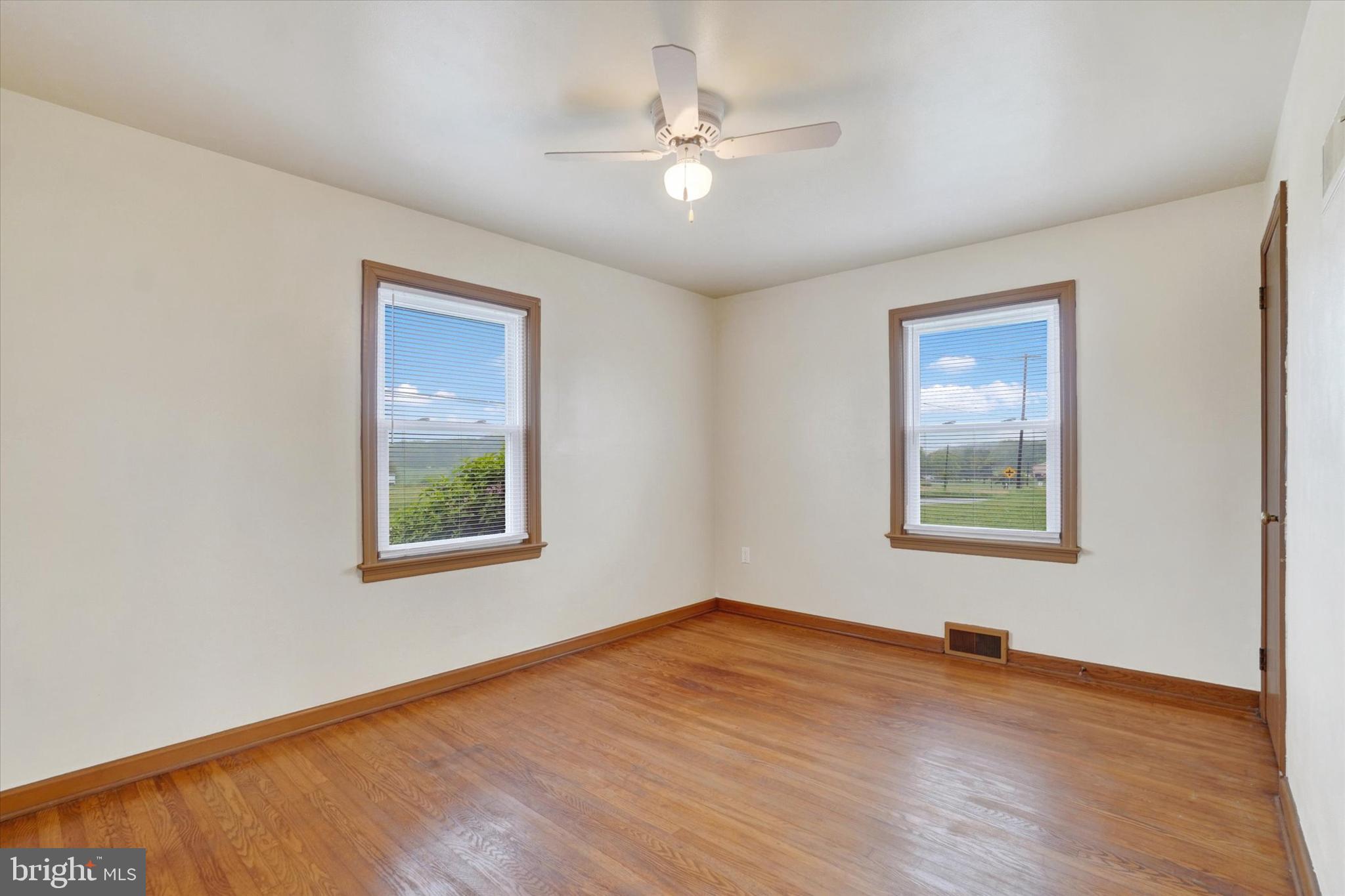 RED LION - Residential