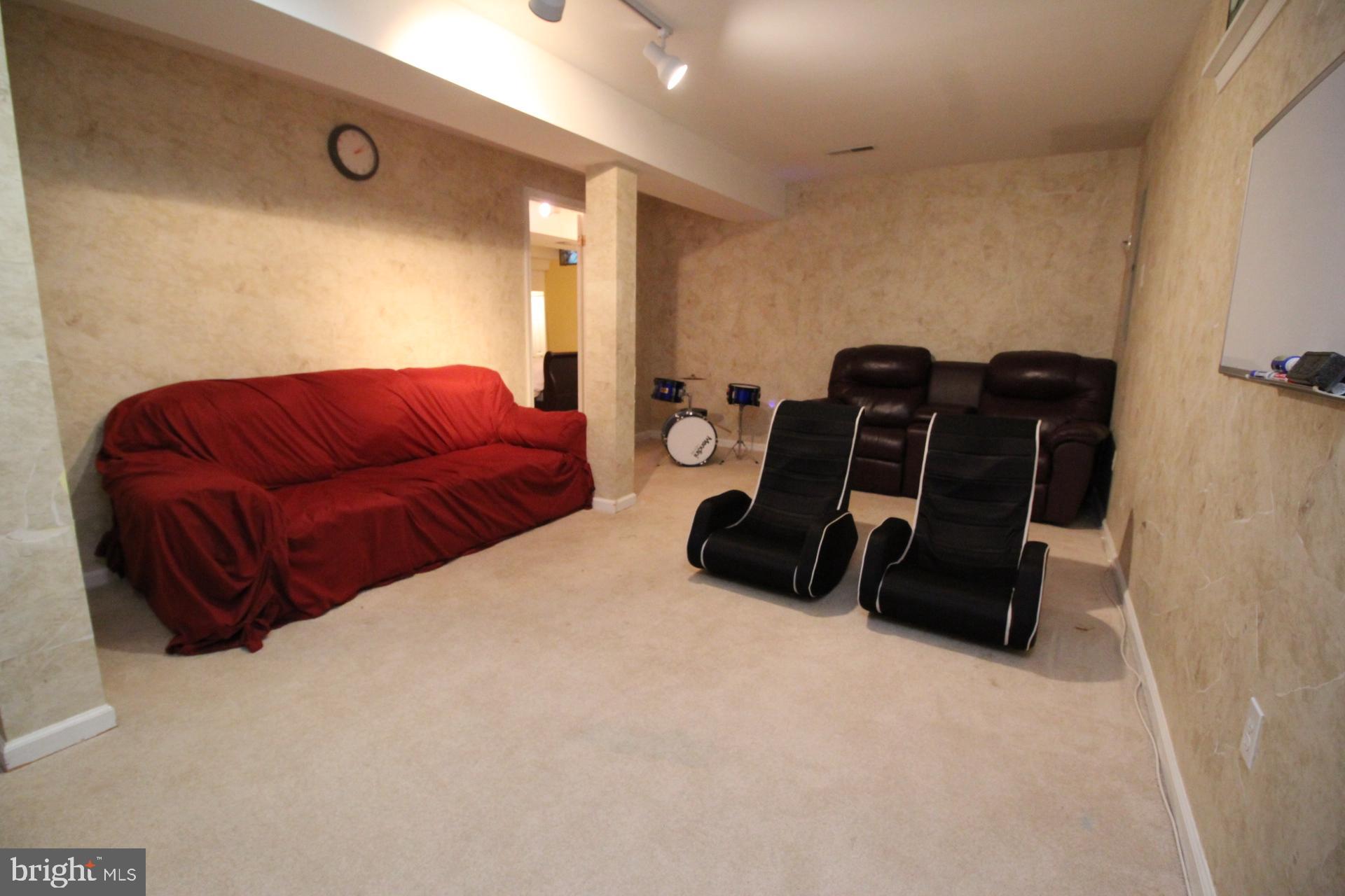 CHANTILLY HIGHLANDS - Residential Lease