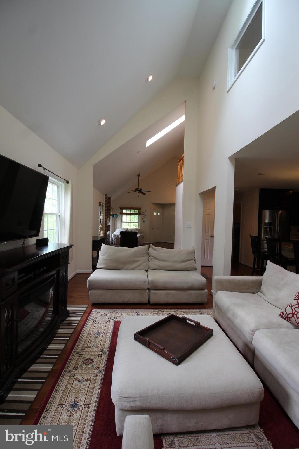 CHANTILLY HIGHLANDS - Residential Lease