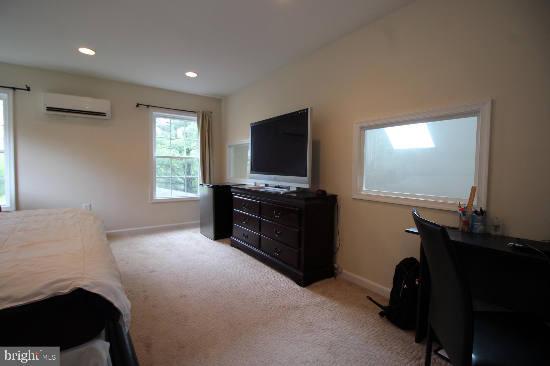 CHANTILLY HIGHLANDS - Residential Lease