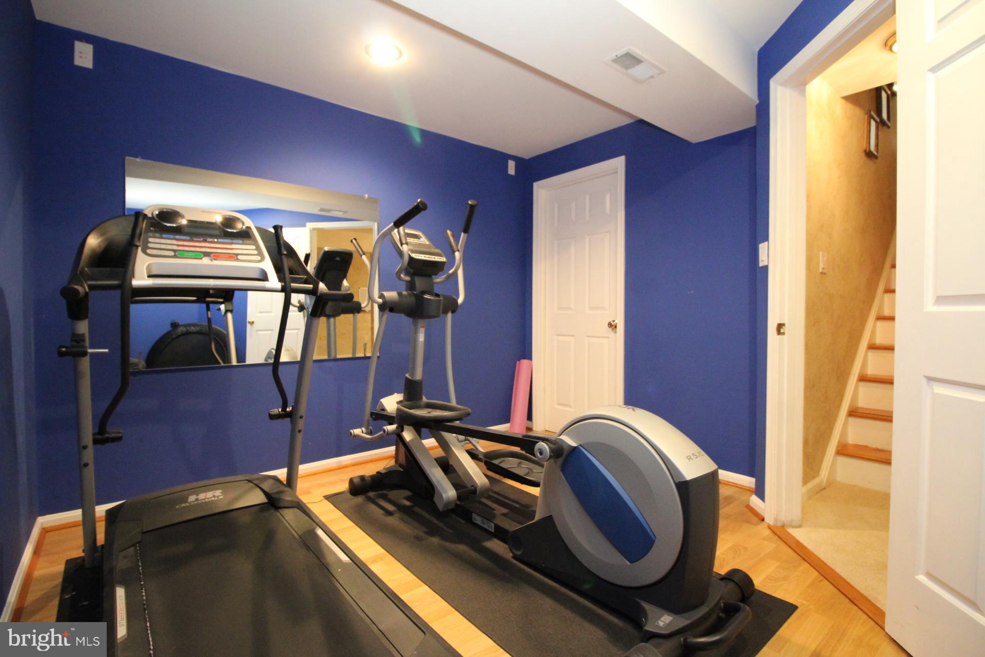 CHANTILLY HIGHLANDS - Residential Lease