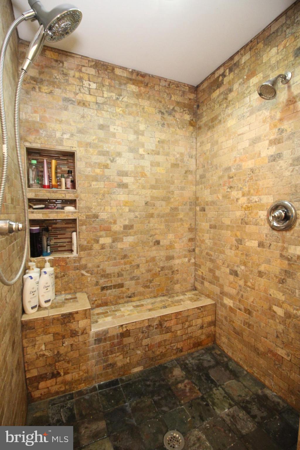 CHANTILLY HIGHLANDS - Residential Lease