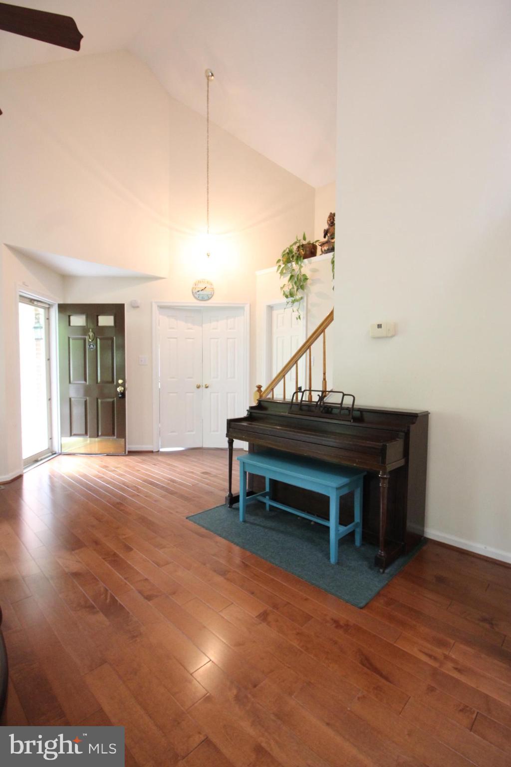 CHANTILLY HIGHLANDS - Residential Lease