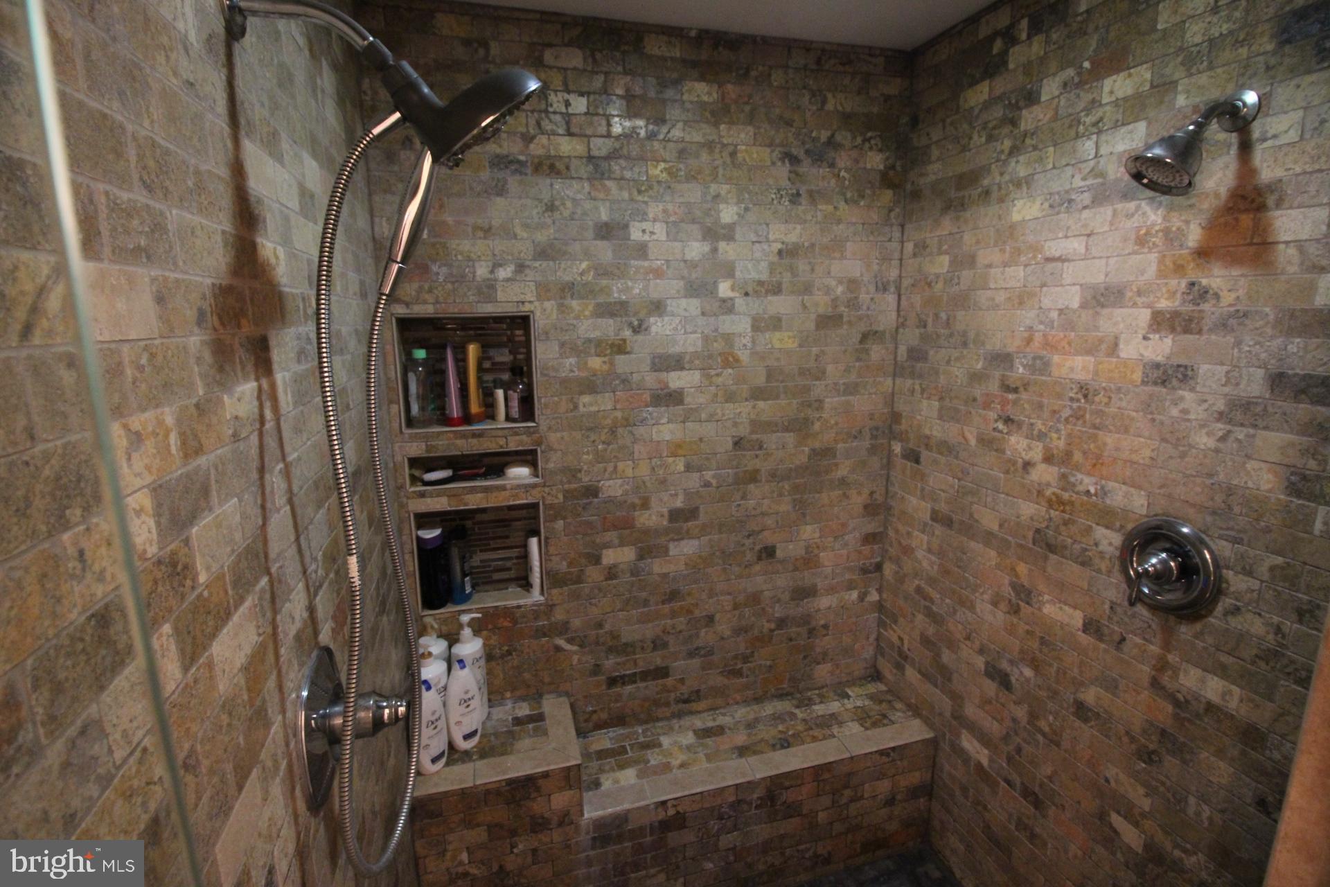 CHANTILLY HIGHLANDS - Residential Lease