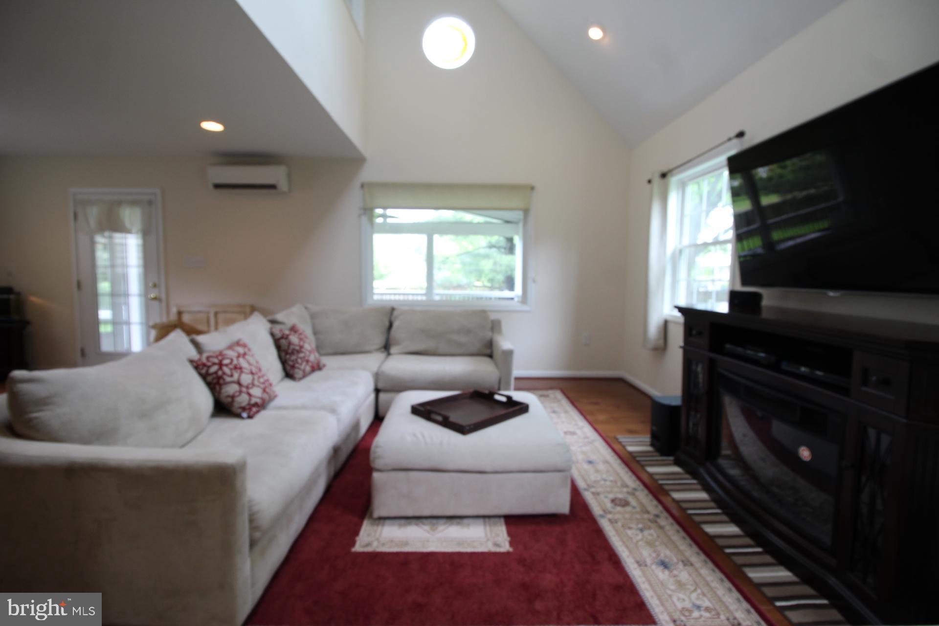 CHANTILLY HIGHLANDS - Residential Lease