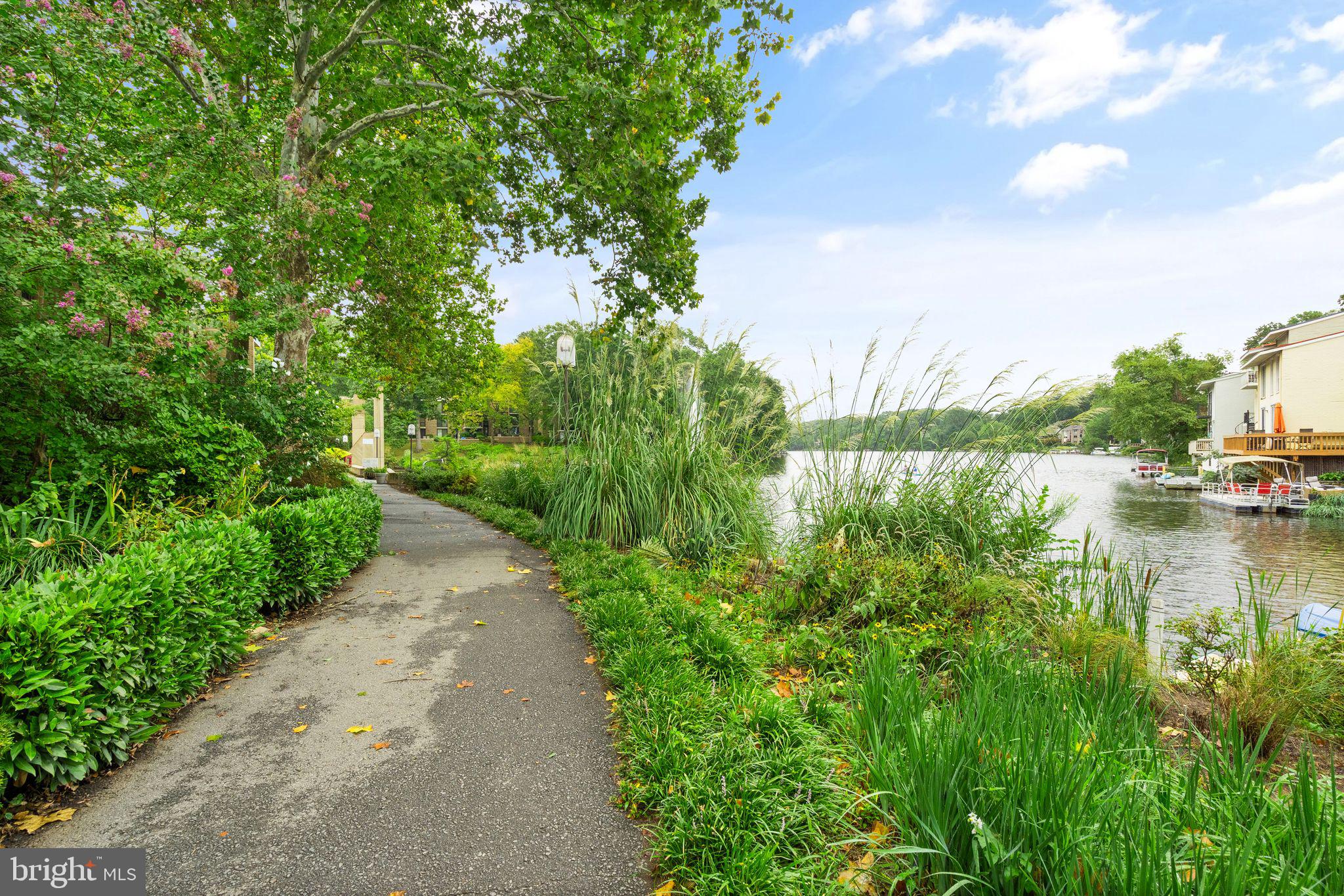 RESTON - Residential