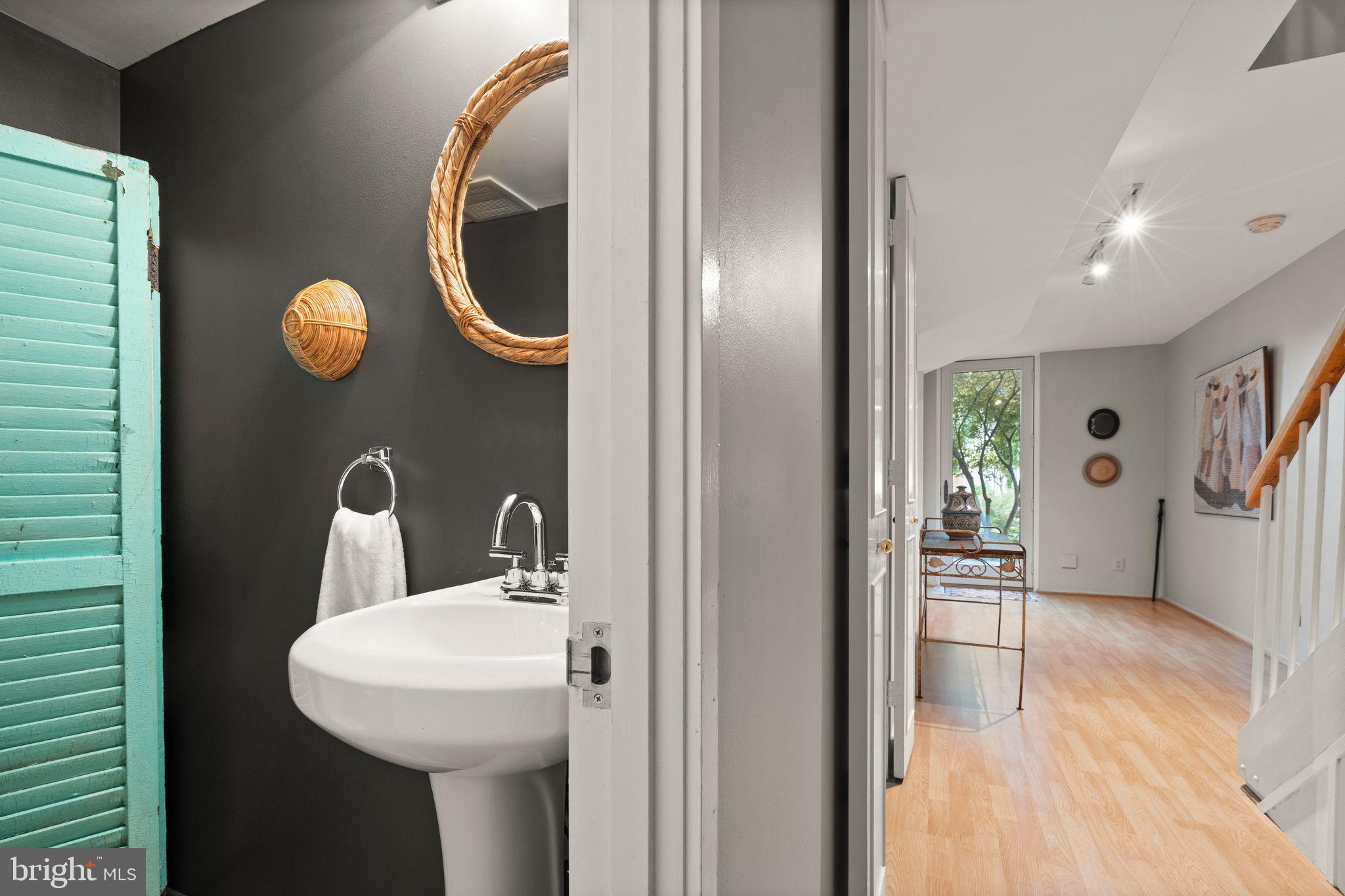 RESTON - Residential