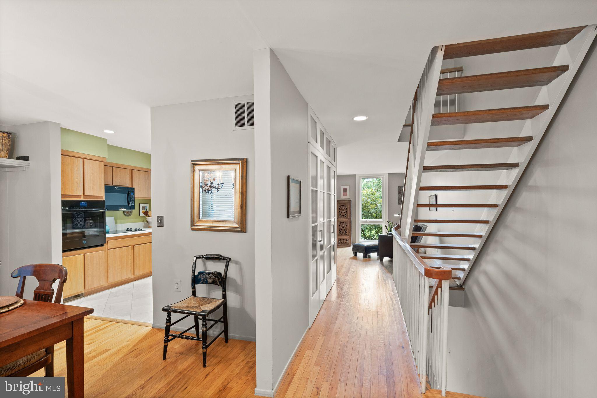 RESTON - Residential