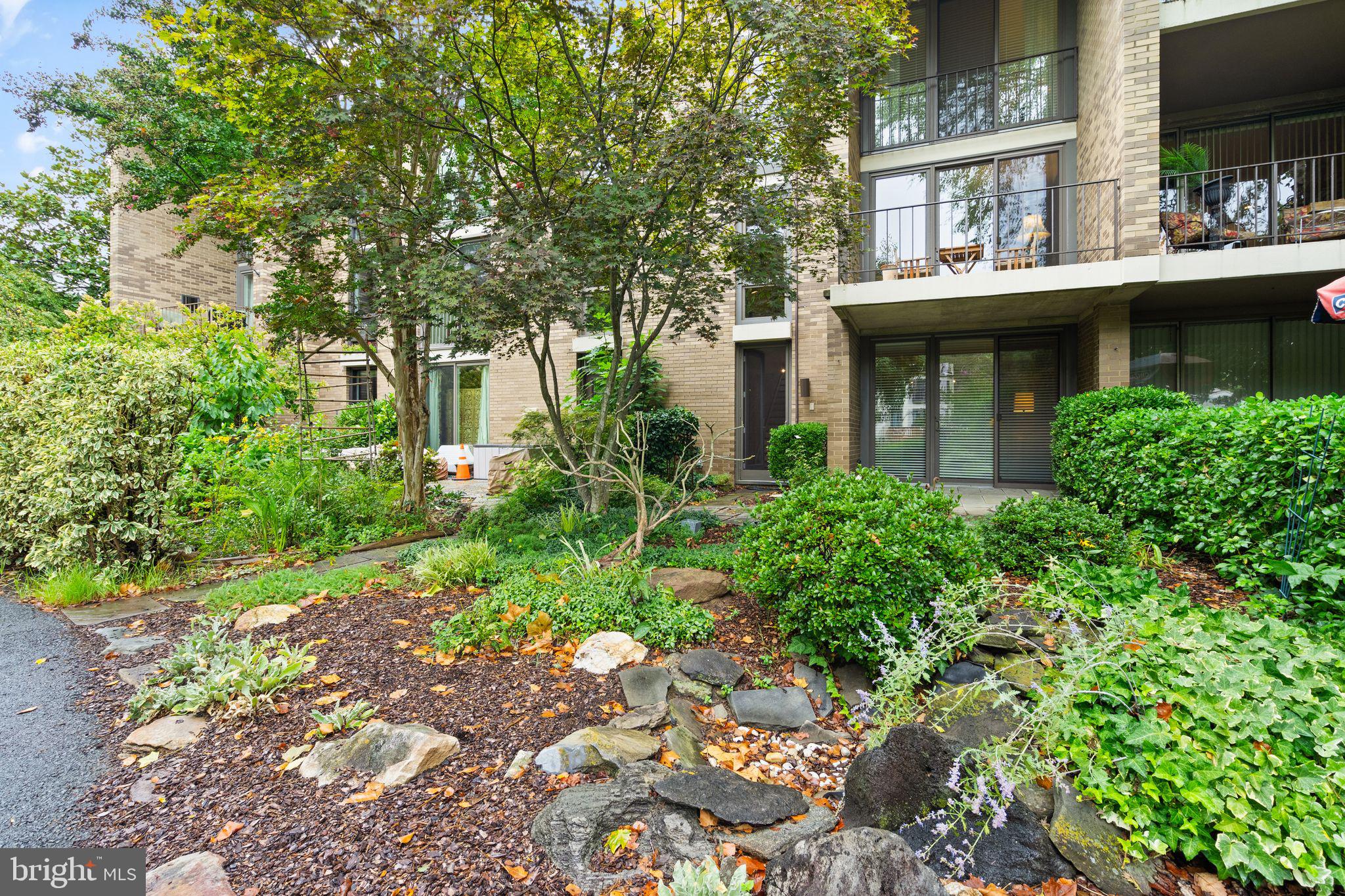 RESTON - Residential