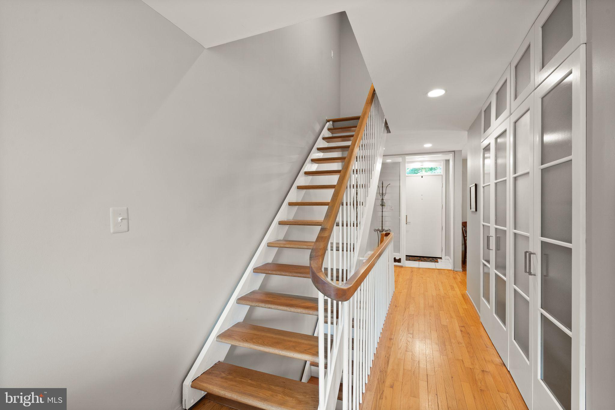 RESTON - Residential