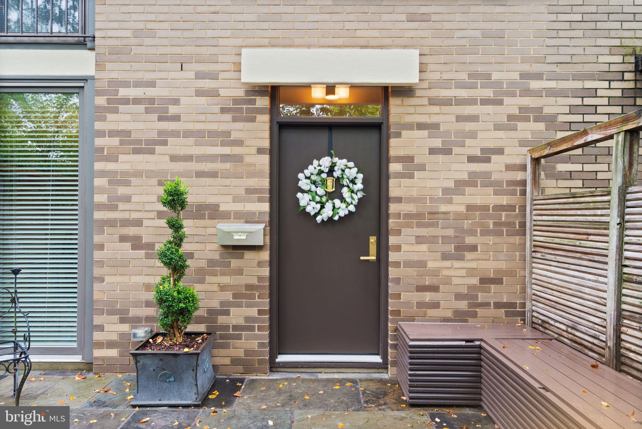 RESTON - Residential