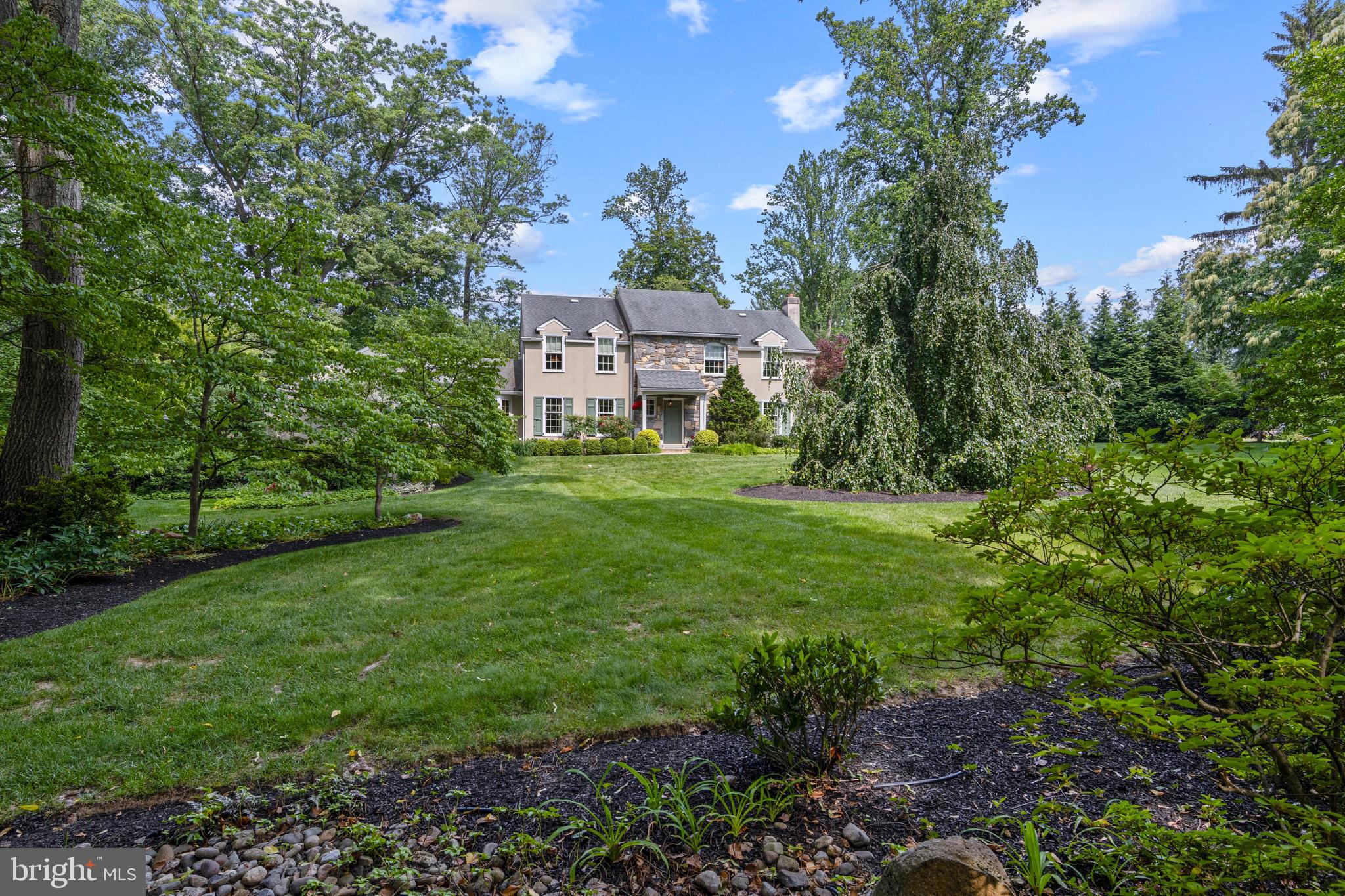 8 SHANNON CIRCLE