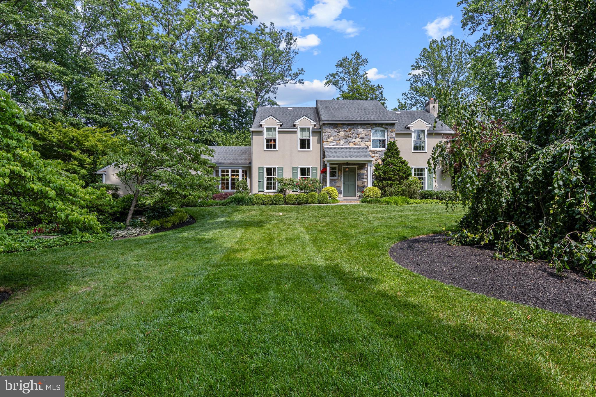 8 SHANNON CIRCLE