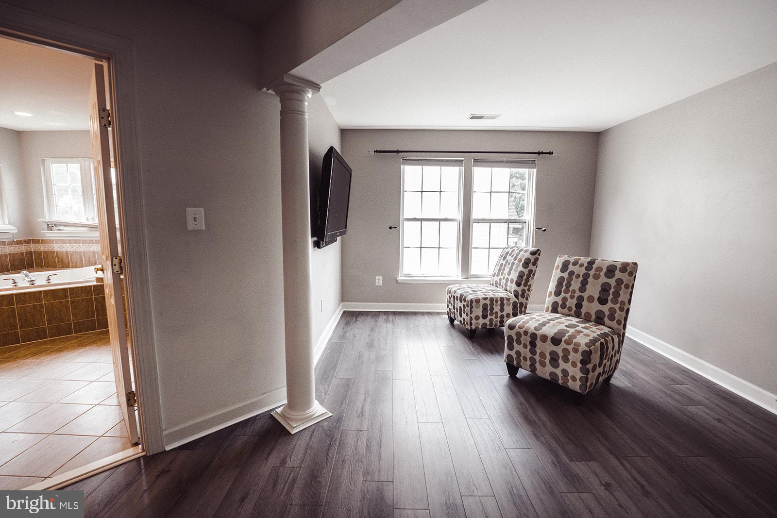 GALYN MANOR - Residential