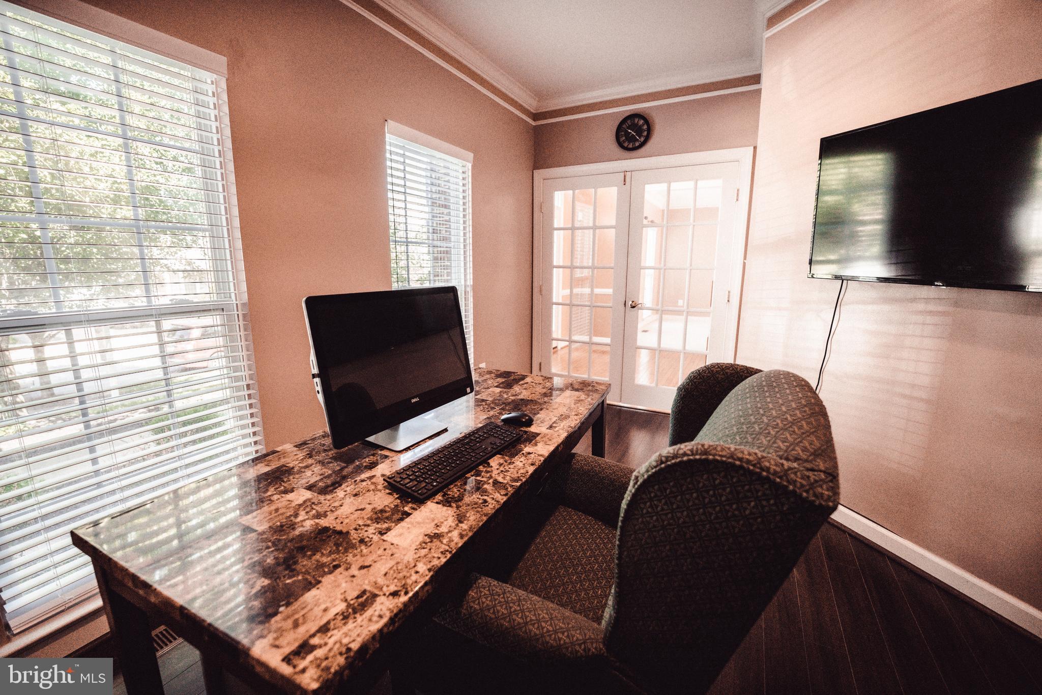 GALYN MANOR - Residential