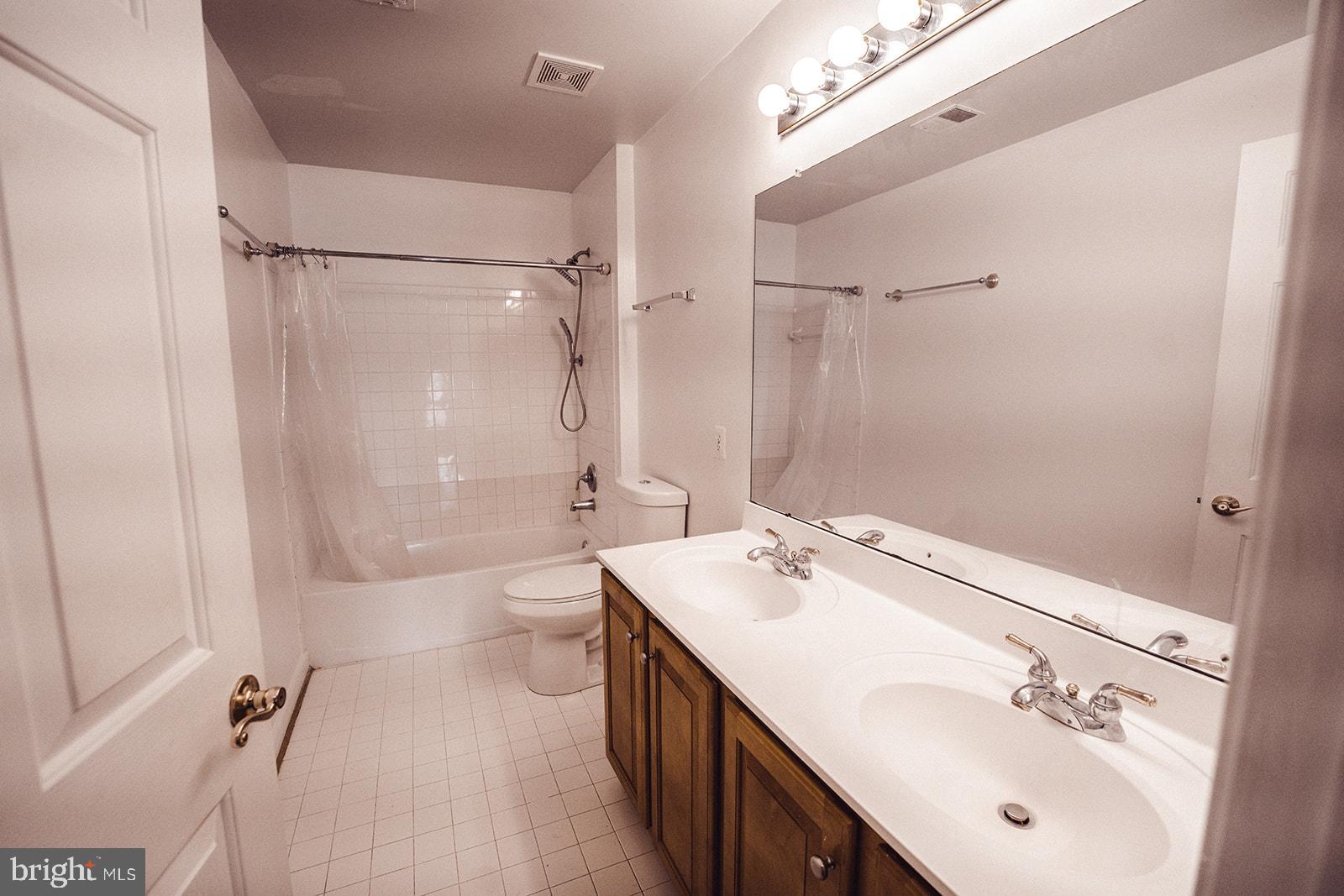 GALYN MANOR - Residential