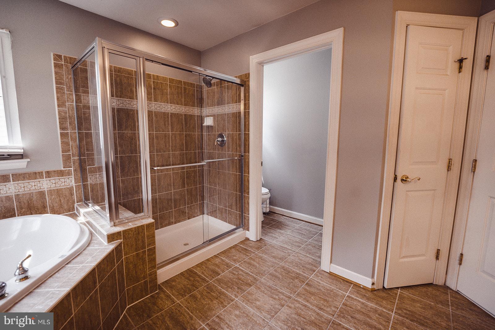 GALYN MANOR - Residential