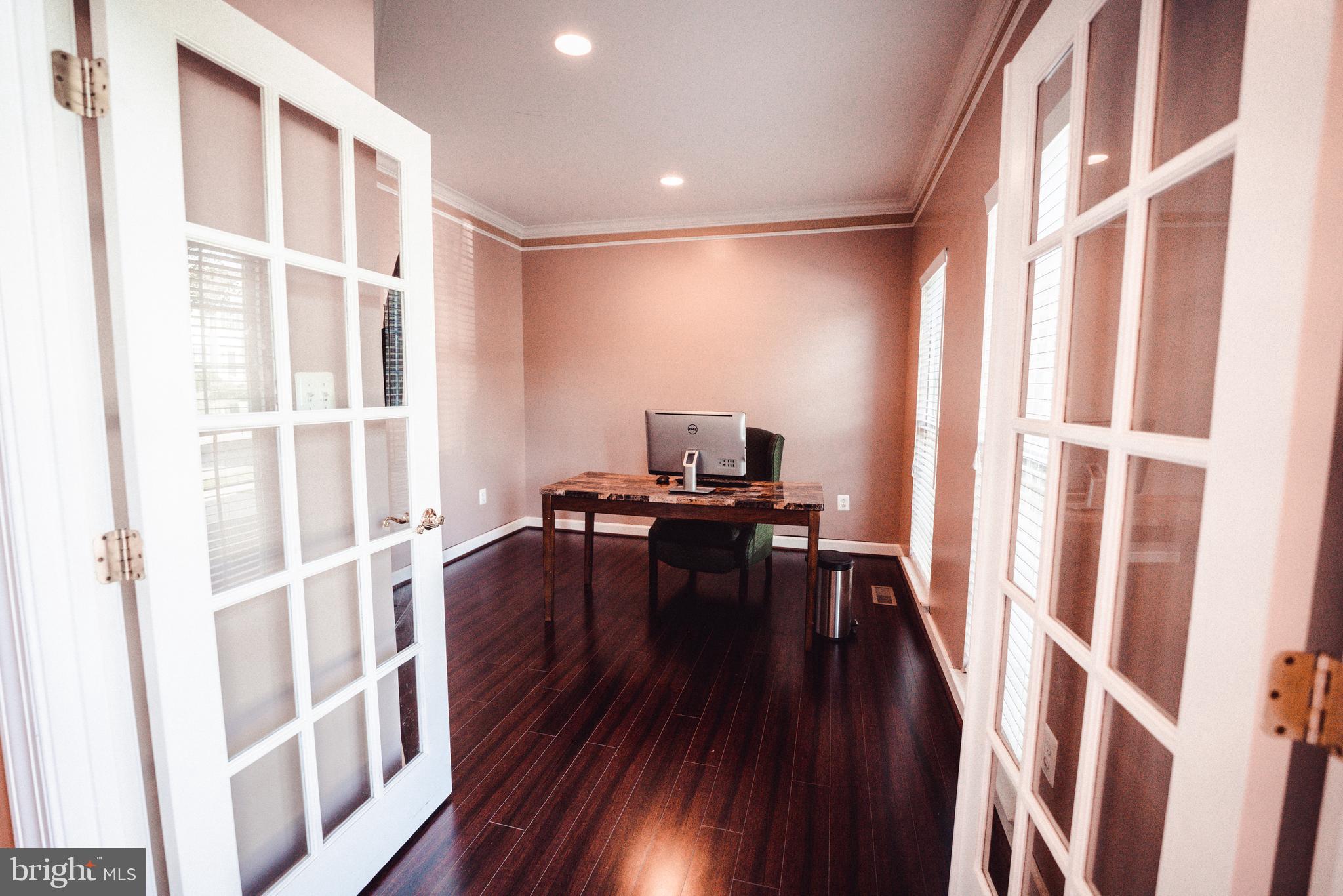 GALYN MANOR - Residential