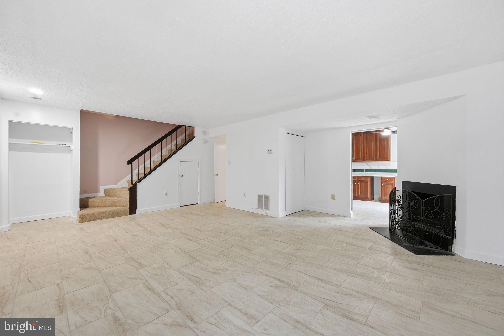 LAUREL - Residential